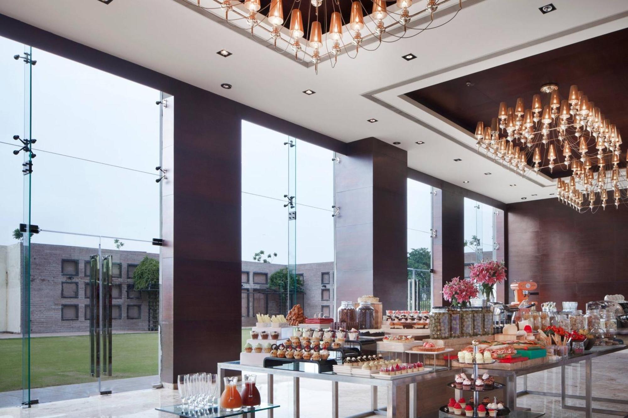 Jaipur Marriott Hotel Luaran gambar The lobby