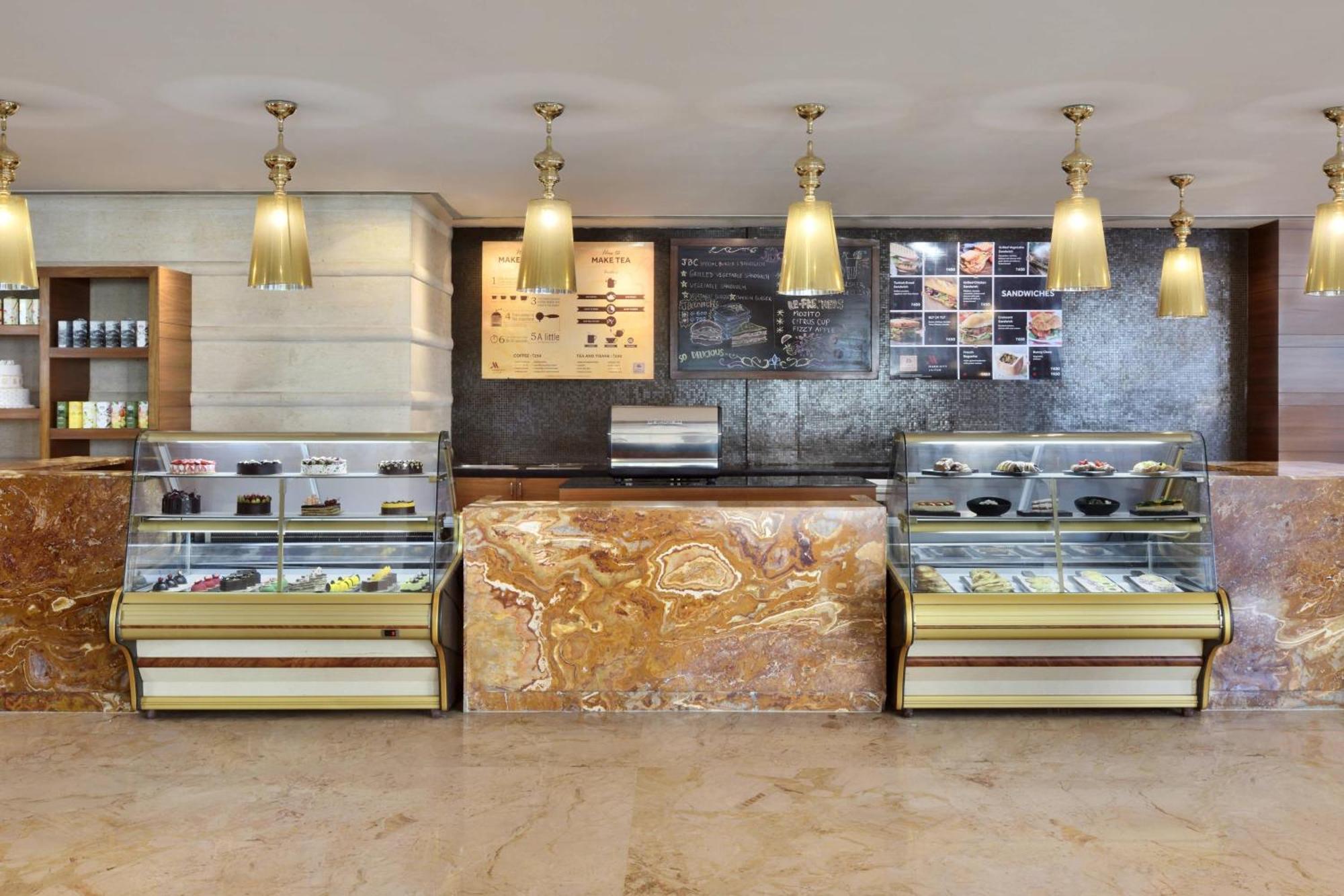 Jaipur Marriott Hotel Luaran gambar The pastry shop